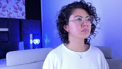 Snapshot of amarettho chatting on 02-22-25, 05:13 Emily online show from 02-22-25, 05:13