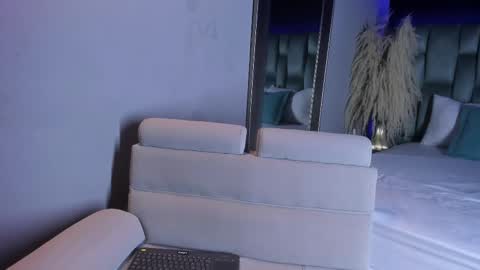 Snapshot of amarettho chatting on 02-23-25, 11:00 Emily online show from 02-23-25, 11:00