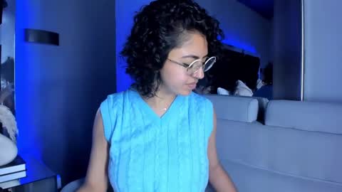 Snapshot of amarettho chatting on 03-03-25, 02:15 Emily online show from 03-03-25, 02:15