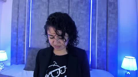 Snapshot of amarettho chatting on 03-07-25, 11:40 Emily online show from 03-07-25, 11:40