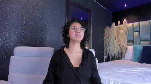 Snapshot of amarettho chatting on 03-08-25, 03:45 Emily online show from 03-08-25, 03:45