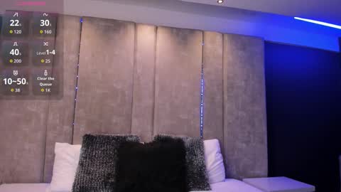 Snapshot of amarettho chatting on 09-25-25, 11:14 Emily online show from 09-25-25, 11:14