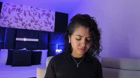Snapshot of amarettho chatting on 10-15-25, 11:10 Emily online show from 10-15-25, 11:10