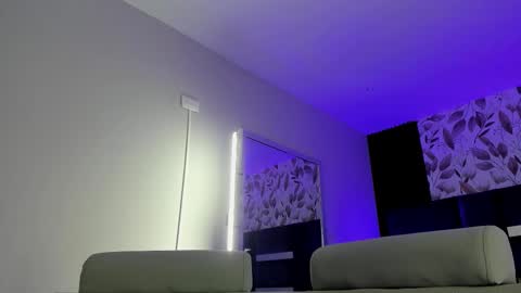 Emily online show from 11-05-25, 10:37