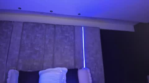 Snapshot of amarettho chatting on 05-11-26, 10:21 Emily online show from 05-11-26, 10:21