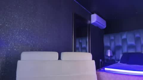Snapshot of amarettho chatting on 05-20-26, 12:00 Emily online show from 05-20-26, 12:00