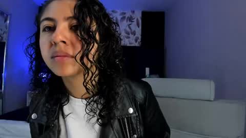 Snapshot of amarettho chatting on 05-29-26, 12:14 Emily online show from 05-29-26, 12:14