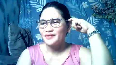 Snapshot of amazing_angel22 chatting on 06-15-26, 12:24 amazing angel online show from 06-15-26, 12:24