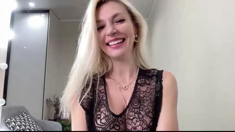 Snapshot of amazingkelly chatting on 11-09-25, 08:45 Kelly online show from 11-09-25, 08:45