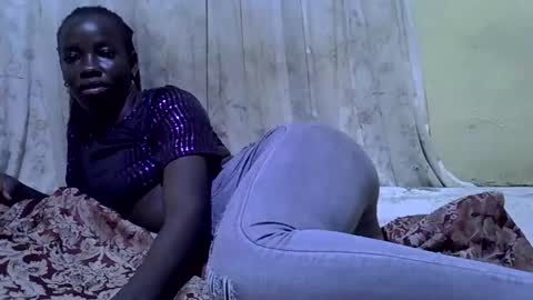 amazon_girl03 online show from 10-24-25, 06:59