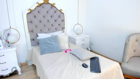 Sara online show from 12-30-24, 02:19