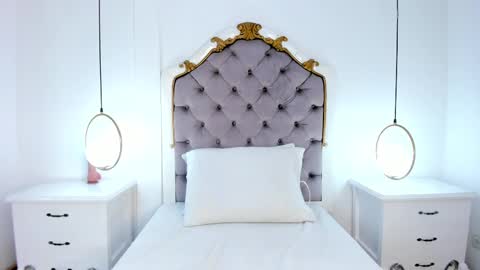 Sara online show from 02-11-25, 02:46