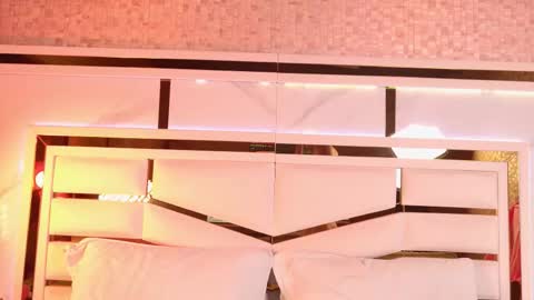 Snapshot of ambar_rosse25 chatting on 10-23-25, 11:42 Julieta online show from 10-23-25, 11:42