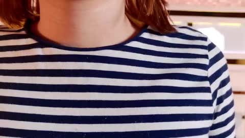 Snapshot of ambar_rosse25 chatting on 11-26-25, 11:33 Julieta online show from 11-26-25, 11:33