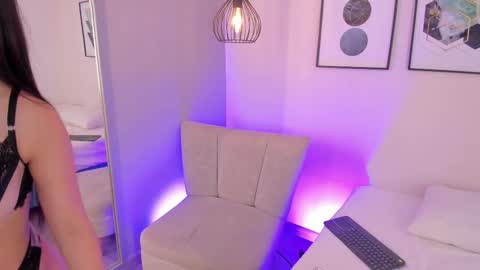 ambarevans_ online show from 09-14-25, 12:15