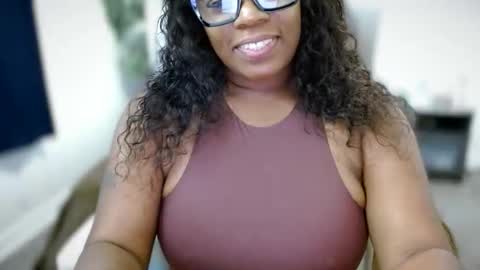 Snapshot of ambarose88 chatting on 10-29-25, 01:46 Amoya online show from 10-29-25, 01:46