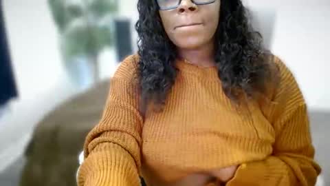 Snapshot of ambarose88 chatting on 10-31-25, 04:41 Amoya online show from 10-31-25, 04:41