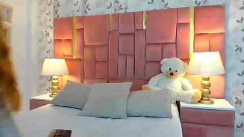 AmbarSantany  online show from 10-18-25, 10:21