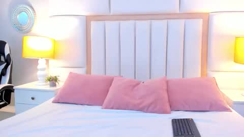 AmbarSantany  online show from 11-22-25, 09:58