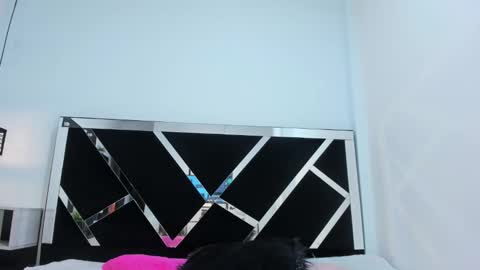 Snapshot of ambbermoon chatting on 01-31-25, 03:30 online show from 01-31-25, 03:30