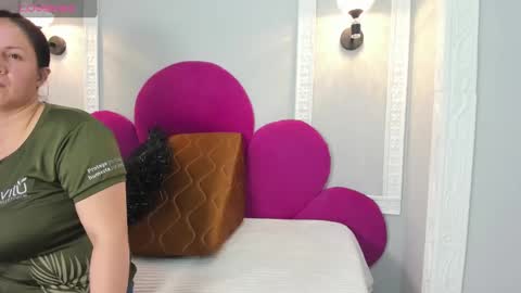 Snapshot of ambbermoon chatting on 02-23-25, 09:05 online show from 02-23-25, 09:05