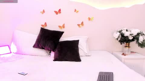 Amber grey online show from 04-15-26, 07:32