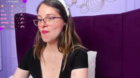 .  Amber Wood  . online show from 03-12-25, 06:00