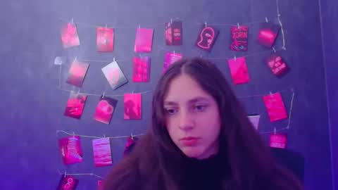 Amber online show from 03-25-26, 06:36