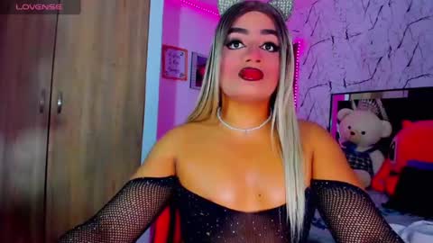 Snapshot of amber_bigcum chatting on 08-09-26, 10:31 Amber sofia pitter online show from 08-09-26, 10:31