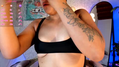 Snapshot of ambercollinns chatting on 01-21-25, 10:30 Amber Collins online show from 01-21-25, 10:30