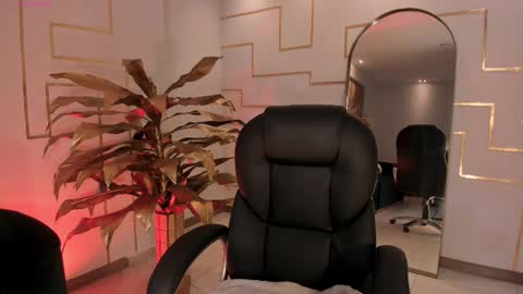 Amber  online show from 10-31-25, 10:00