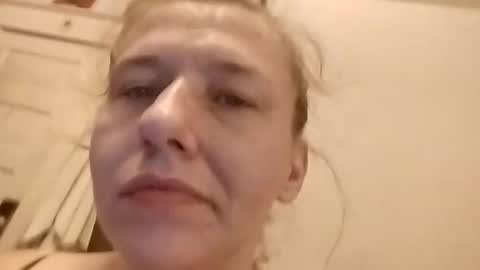 Snapshot of amberjohnson1387 chatting on 11-21-25, 08:02 amberjohnson1387 online show from 11-21-25, 08:02