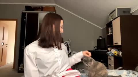 Elizabeth online show from 11-08-25, 07:41