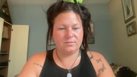 Snapshot of ambermoss7 chatting on 07-16-26, 05:41 ambermoss7 online show from 07-16-26, 05:41