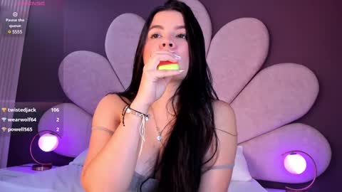 Amber Ferreira online show from 02-25-25, 01:17