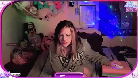 Snapshot of ambrosiakitty chatting on 05-01-26, 07:57 Ambrosia online show from 05-01-26, 07:57