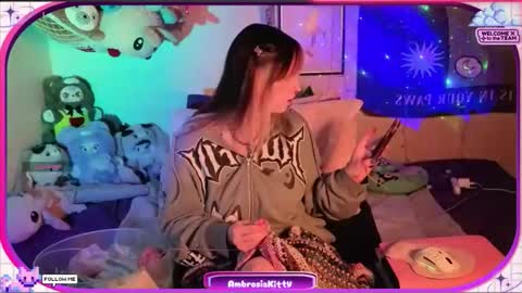 Snapshot of ambrosiakitty chatting on 05-13-26, 07:50 Ambrosia online show from 05-13-26, 07:50