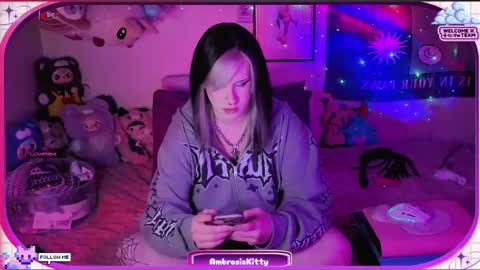 Snapshot of ambrosiakitty chatting on 05-28-26, 09:17 Ambrosia online show from 05-28-26, 09:17