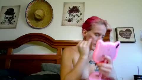 Snapshot of ambrosiascarlett chatting on 04-30-26, 06:14 CumPrincess online show from 04-30-26, 06:14