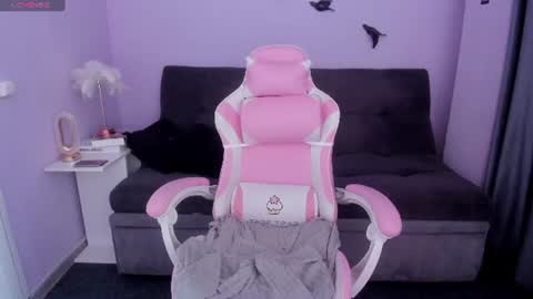 Snapshot of ameli18 chatting on 07-28-26, 11:17 ameli18 online show from 07-28-26, 11:17