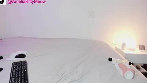 Amelia Hot online show from 09-23-25, 05:49