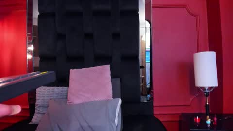 Amelia Adams online show from 11-25-25, 04:40