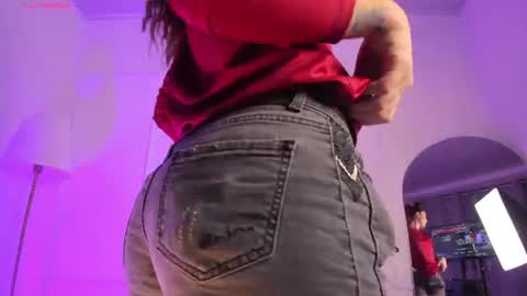 Snapshot of amelia_saenz_ chatting on 07-29-26, 03:21 Amelia online show from 07-29-26, 03:21