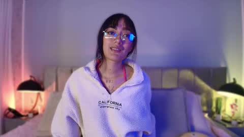 lia online show from 10-18-25, 12:06