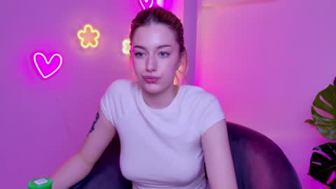 Snapshot of ameliacarterr chatting on 04-06-26, 04:46 Amelia online show from 04-06-26, 04:46