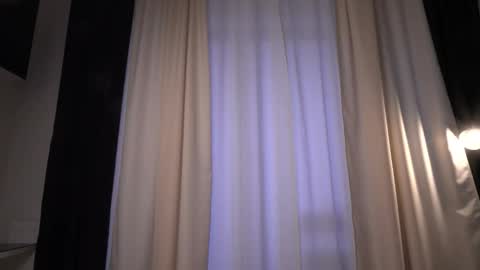 Amelia   online show from 12-21-25, 08:43