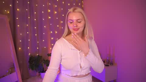  Amelia  online show from 03-12-26, 04:18