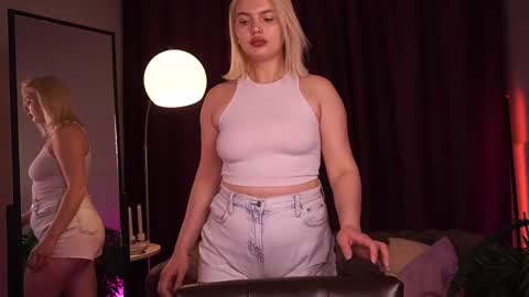 Snapshot of ameliawells chatting on 04-30-26, 03:57 Amelia online show from 04-30-26, 03:57