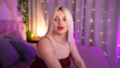 Snapshot of ameliawells chatting on 05-12-26, 04:09 Amelia online show from 05-12-26, 04:09