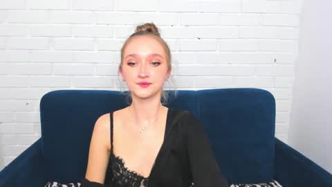 Snapshot of ameliawise chatting on 01-04-25, 11:54 ameliawise online show from 01-04-25, 11:54